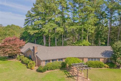 Homes for sale in stephens county ga - See the 202 available Homes for Sale in Stephens County, GA. Find real estate price history, detailed photos, and learn about Stephens County neighborhoods & schools on Homes.com. 